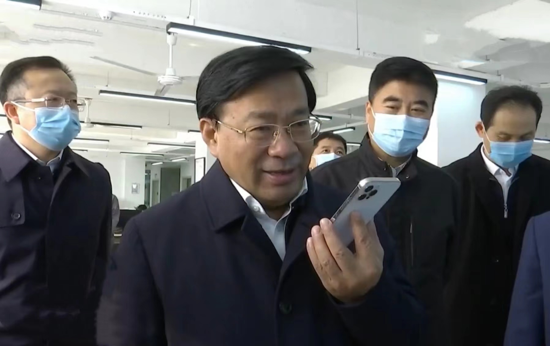 19 吉林省委副书记、省长韩俊光临388vip太阳集团伊通供热 2021.11.2.jpg