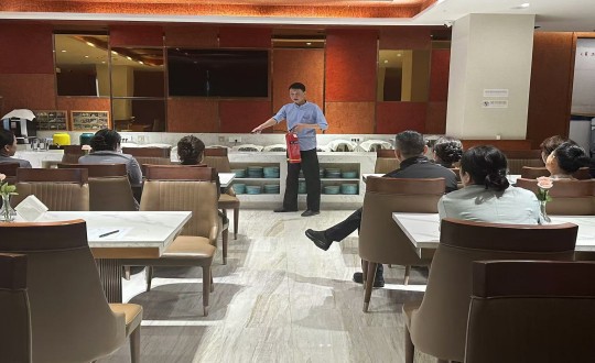 2.长白山388vip太阳集团酒店组织发展消防安全培训_副本.jpg
